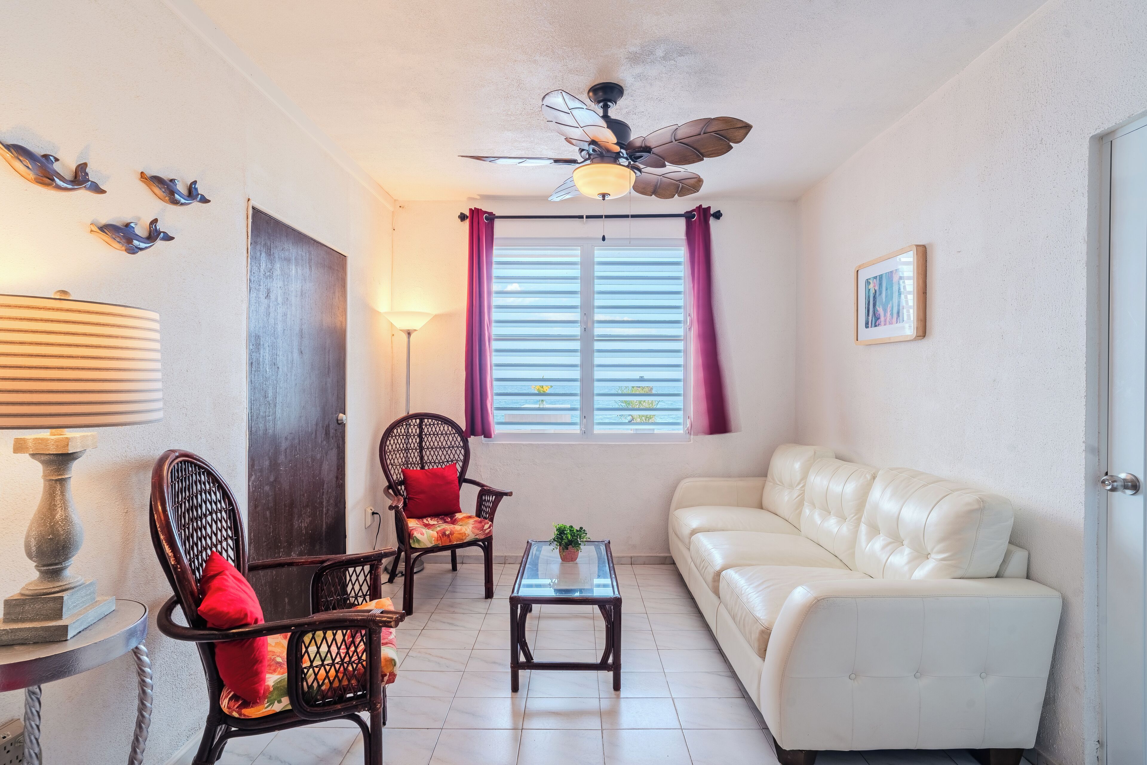 apartment, 1 king bed, non smoking, beachside | living area | 40-inch flat-screen tv with cable channels, tv