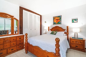 Panoramic Studio, 1 Queen Bed, Non Smoking, Oceanfront