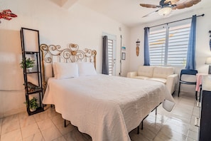 Room, 1 Queen Bed, Non Smoking, Oceanfront | 1 bedroom, individually decorated, individually furnished