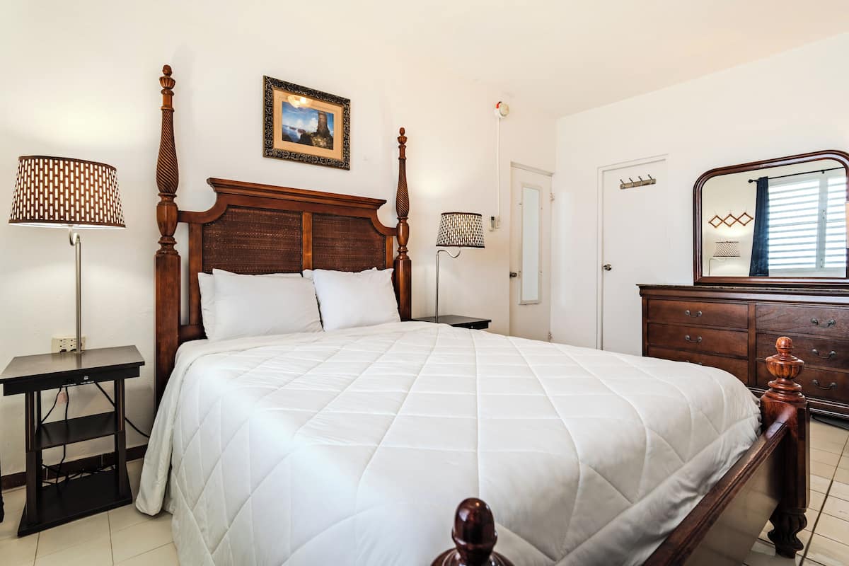 Appartement Panoramique, 1 grand lit, non-fumeurs, vue océan | 1 chambre, décoration personnalisée, ameublement personnalisé
