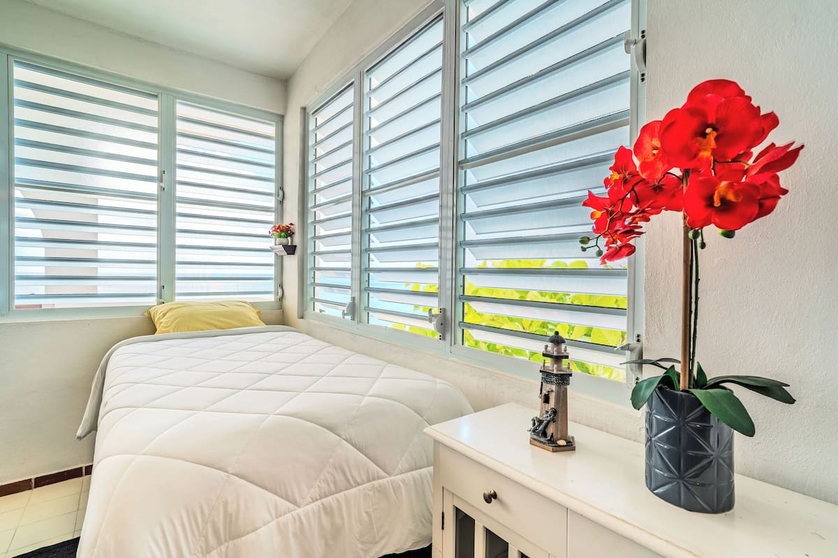 panoramic apartment, 1 queen bed, non smoking, ocean view | extra beds