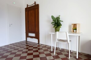 Deluxe Double Room, Ensuite | Egyptian cotton sheets, premium bedding, down duvets, desk - Reusuite Authentic Sicilian Hospitality (Ragusa)