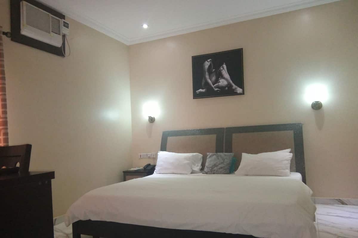 ห้องสวีท | มินิบาร์, โต๊ะทำงาน, พื้นที่ทำงานแบบใช้แล็ปท็อป, Wi-Fi ฟรี