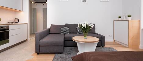 Traditional-Studiosuite, 1 Doppelbett und Schlafsofa, Nichtraucher | Bügeleisen/Bügelbrett, kostenloses WLAN, Bettwäsche