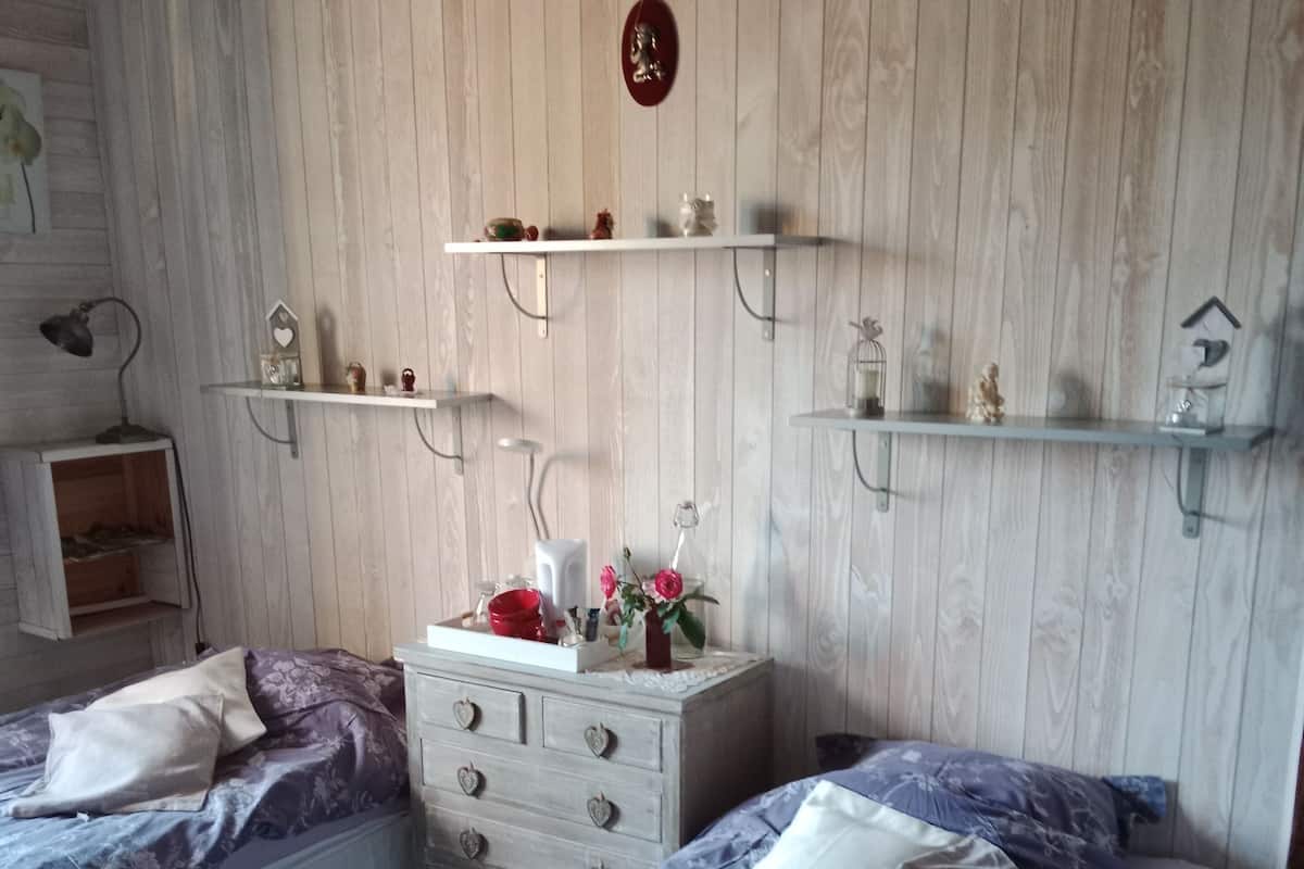 Twin kamer (Angelique) | Individueel gedecoreerd, individueel gemeubileerd