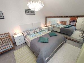 4 bedrooms, WiFi - Holiday apartment with air conditioning and beautiful panorama (Fonyód)