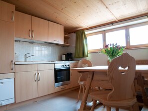Fridge, oven, dishwasher, electric kettle - Vacation apartment Bodenschneid - Guesthouse Webermohof (Rottach-Egern)
