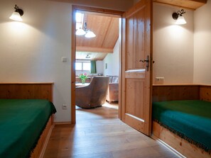 2 Schlafzimmer, Zimmersafe, Reisekinderbett, WLAN