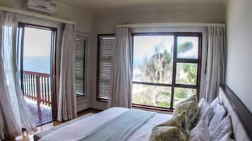 Ruang kerja komputer riba, langsir/tirai gelap terus