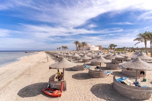 私家海滩、沙滩椅、海滩遮阳伞