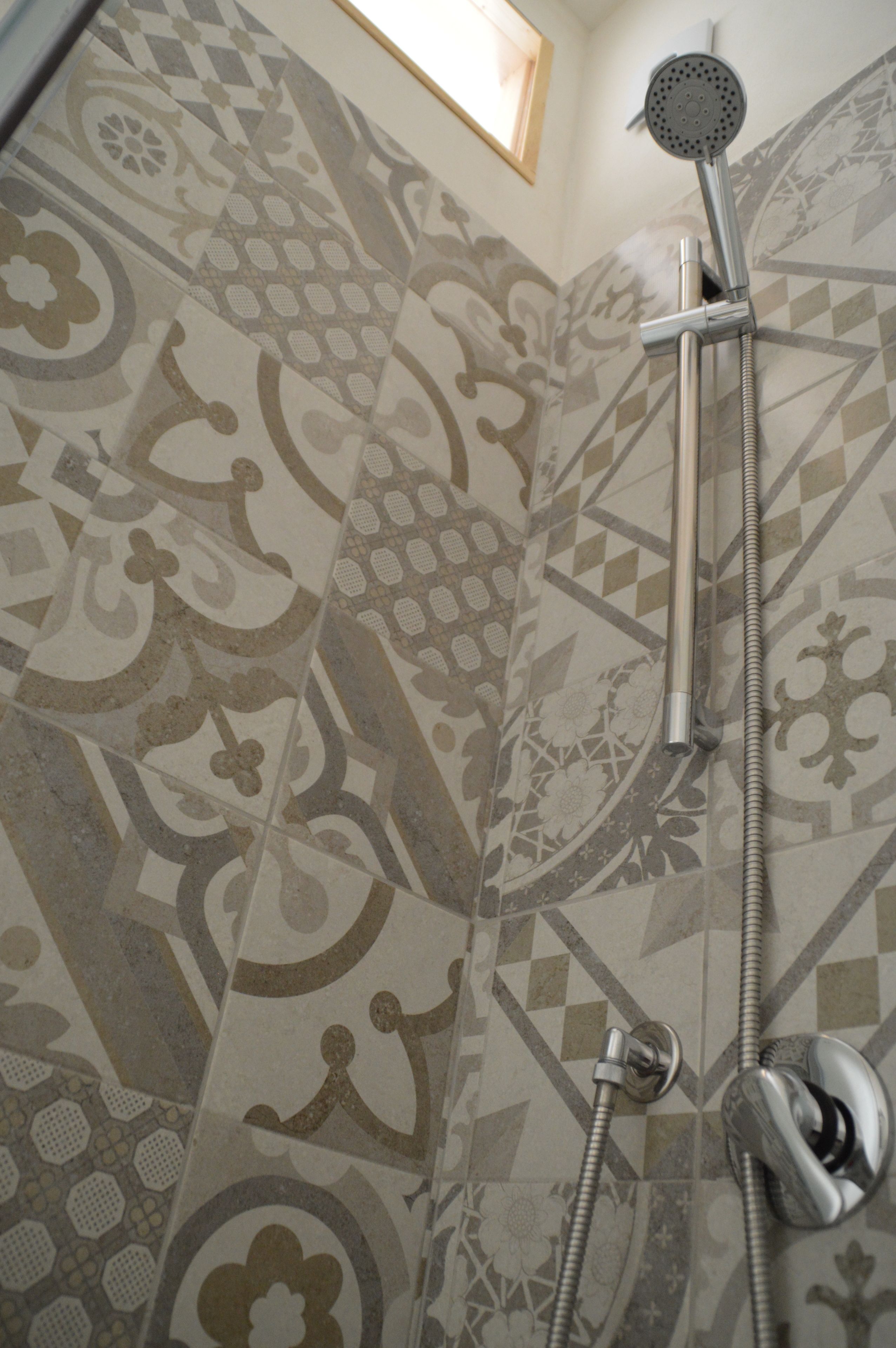 Dusche im Bad