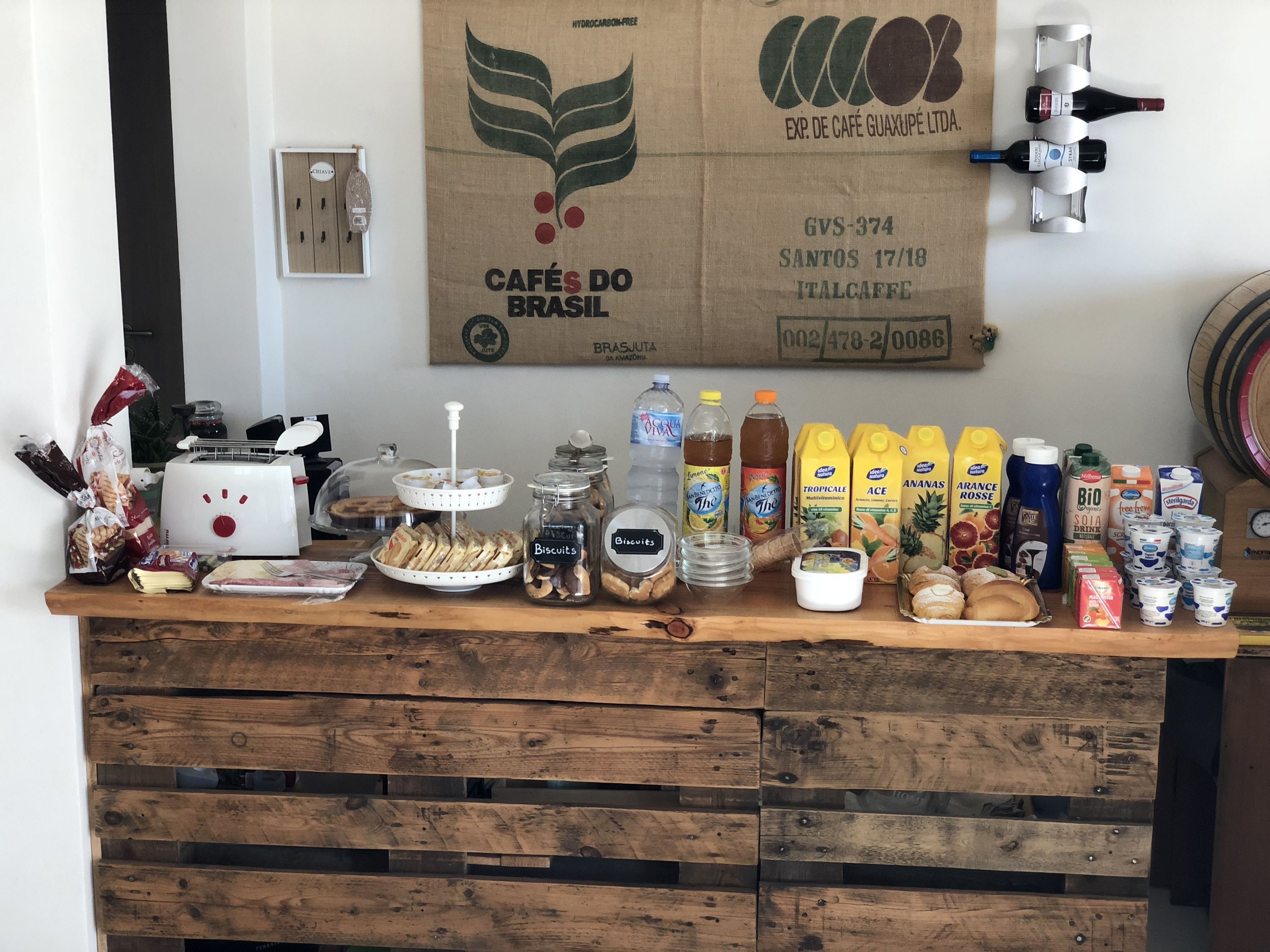 Petit déjeuner buffet (3.50 EUR par personne)