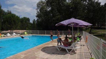 Seasonal outdoor pool