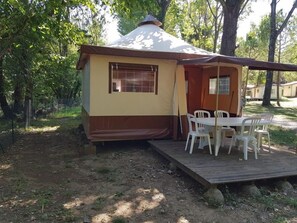Tent (Cyrus) | Terras