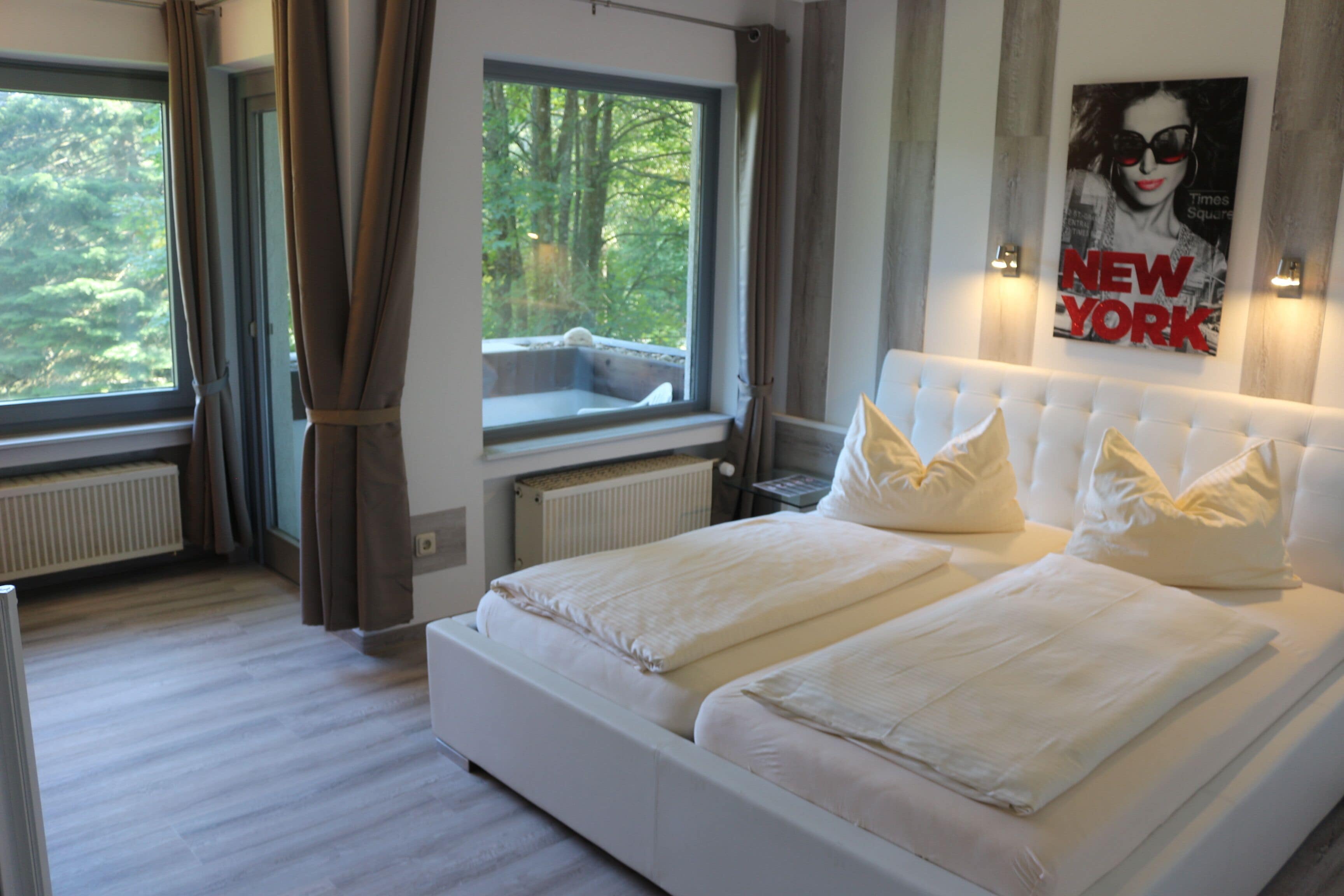 Superior Double Room | Individually furnished, iron/ironing board, free WiFi, bed sheets