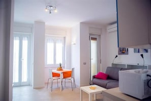 Studio | Living area