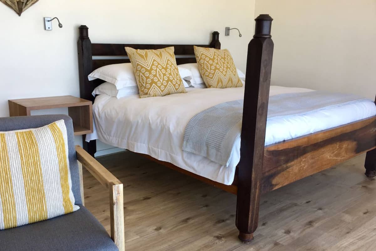 In-room safe, desk, free WiFi, bed sheets