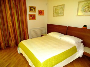 Desk, free WiFi, bed sheets - Bed and Breakfast Villa Gioia (Montegranaro)