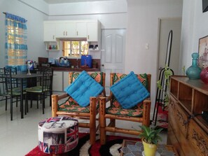 Apartment, 2 Bedrooms (with 1 Double Floor Mattress) | Living area