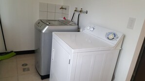 Family House, 2 Bedrooms, Kitchen | Laundry room - Condominio Privado (San Rafael)