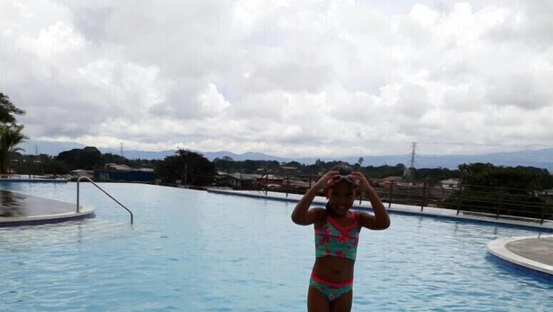 2 outdoor pools, pool umbrellas, pool loungers - Condominio Privado (San Rafael)