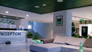 Coin salon dans le hall