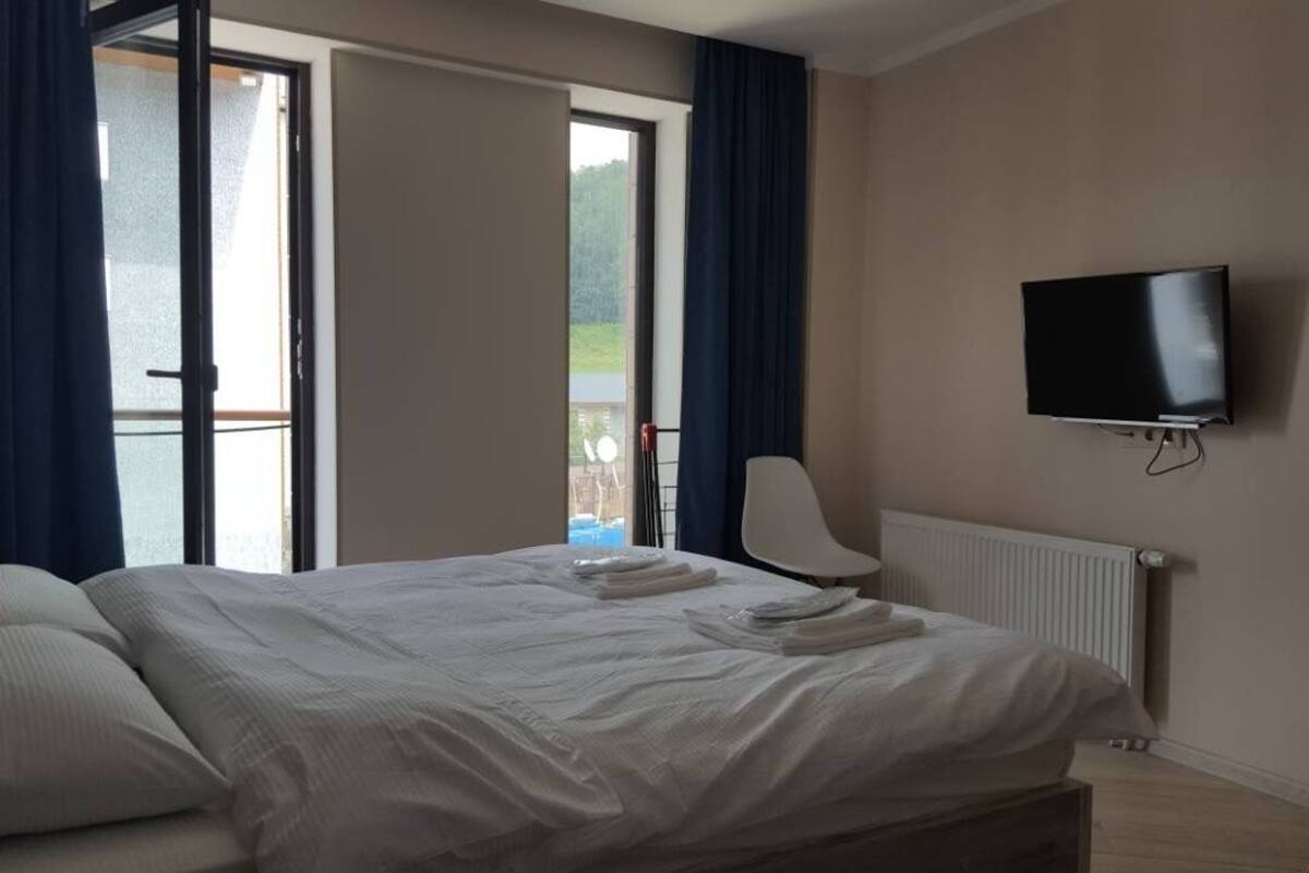 Standard Apartment, 1 Queen Bed, Non Smoking | Premium bedding, blackout curtains, soundproofing, iron/ironing board