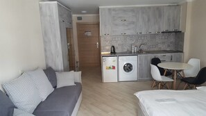 Premium bedding, blackout curtains, soundproofing, iron/ironing board - Orby Palace Bakuriani (Borjomi)