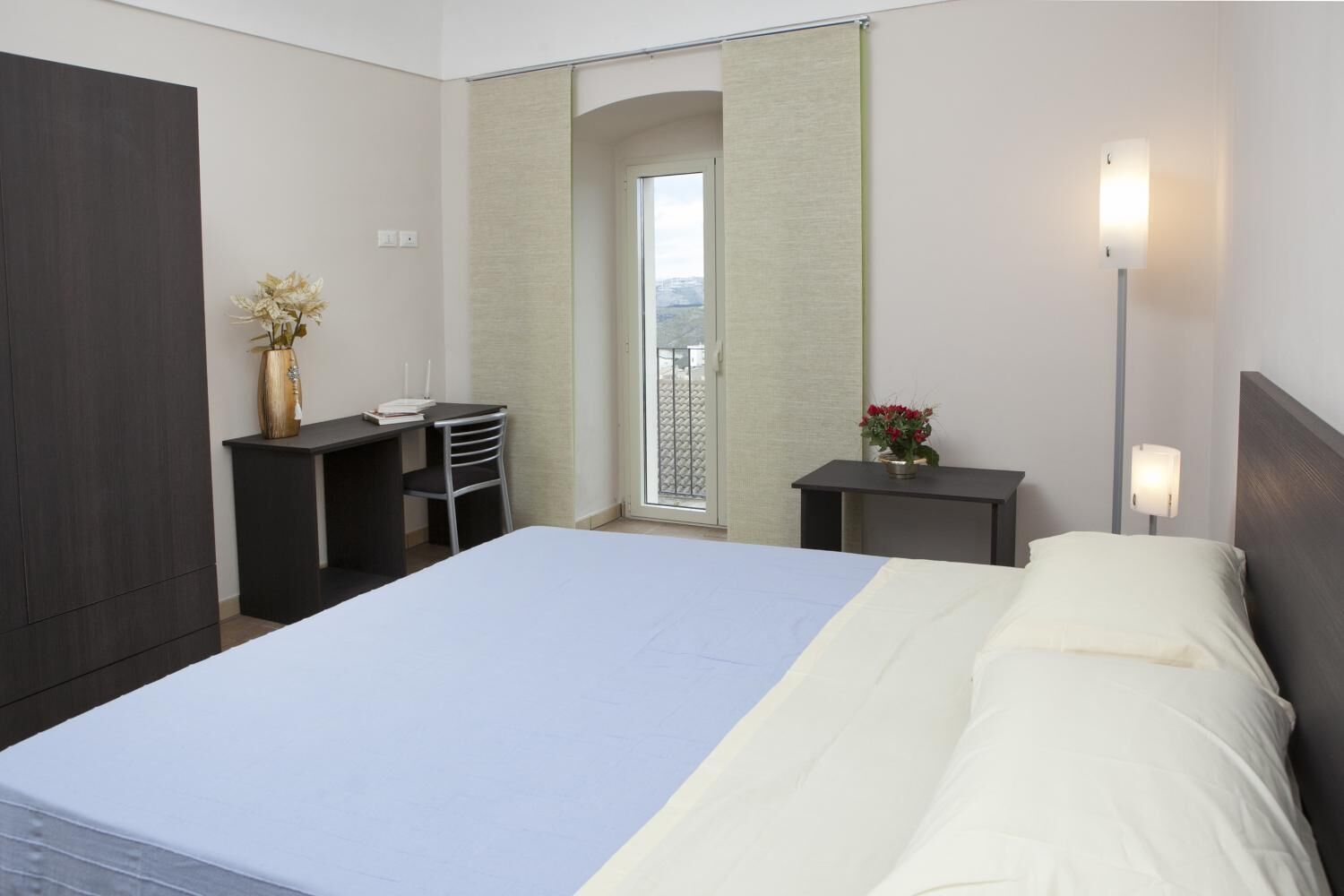 Schreibtisch, kostenloses WLAN, Rollstuhlgeeignet