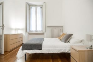 1 bedroom, desk, free WiFi, bed sheets
