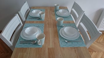 Apartment (2) | In-room dining