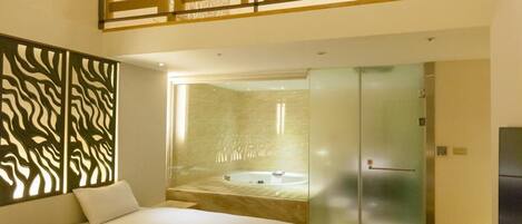 Laptop workspace, blackout curtains, soundproofing, free WiFi