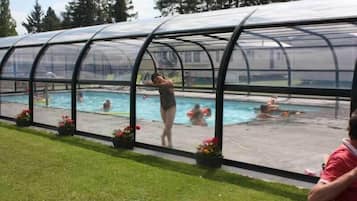 Piscine extérieure (ouverte en saison)