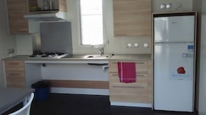 Casa de campo, 2 quartos, terraço | Cozinha privada | Geladeira
