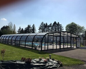 Piscina externa sazonal
