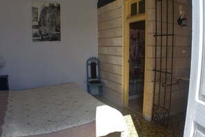 Deluxe Double Room, Non Smoking | Minibar, in-room safe, individually decorated, individually furnished