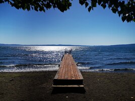 Playa privada, arena negra