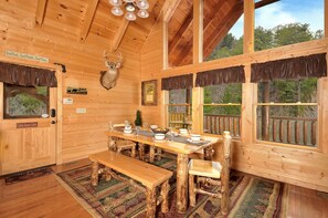 Dining - Ping Pong/ Shuffleboard/Sunsets/Theater/Fireplaces/Hot Tub/Pool/Fish Access (Sevierville)