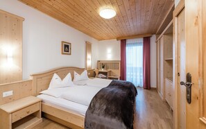 Copriletto in piuma, minibar, una cassaforte in camera, tende oscuranti