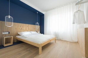 Apartment (Navy Blue) | Hypo-allergenic bedding, individually decorated, laptop workspace - Colors Apartments (Zator)