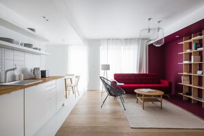 Apartment (Burgundy) | Private kitchenette | Fridge, oven, stovetop, dishwasher - Colors Apartments (Zator)