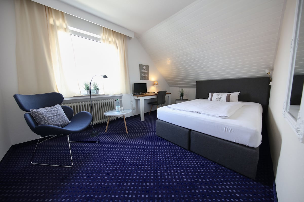 Desk, free WiFi, bed sheets