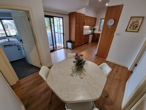 Dining - Compton Manor Horsham (Horsham)