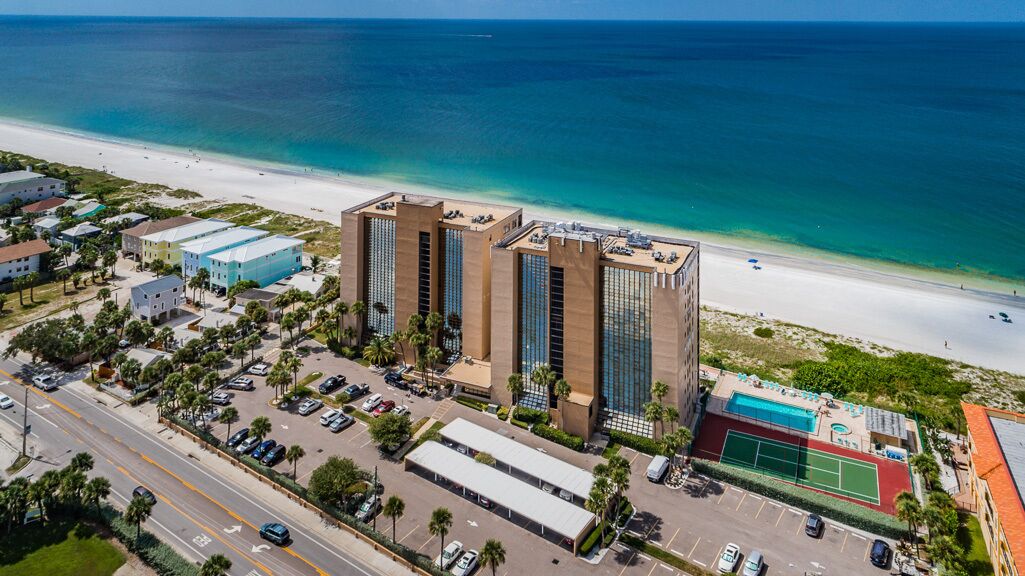 Savor the beautiful sunset over the Gulf as you enjoy the breathtaking views!