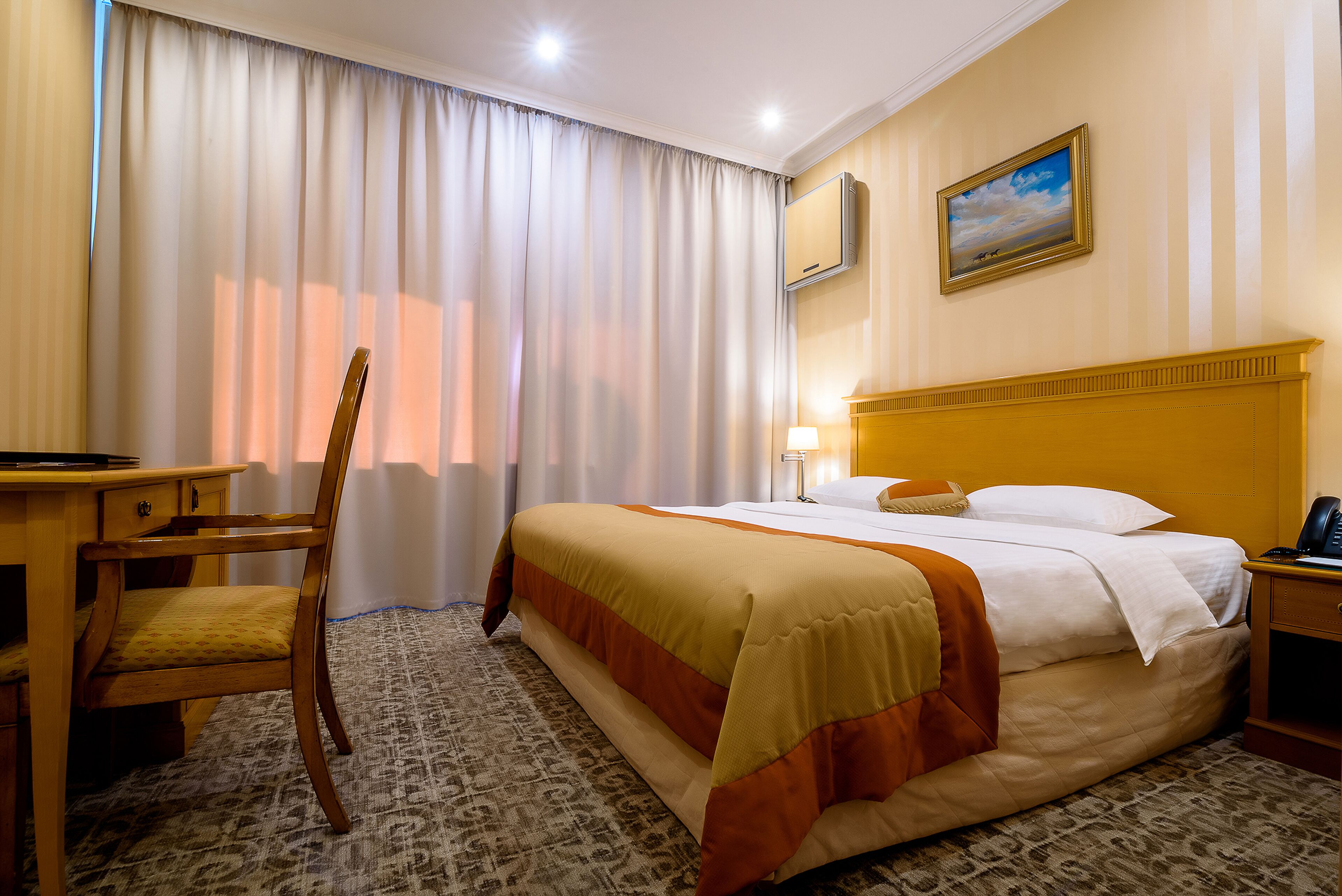 Ropa de cama hipoalergénica y minibar 