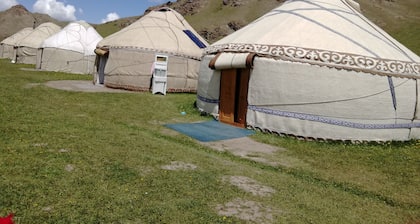 Song Kul Azamat yurt camp