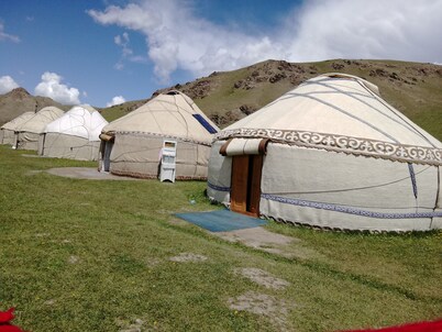 Song Kul Azamat yurt camp