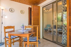 Dining - ENCINAS 1 - Apartment with terrace in Port De Pollença. Free WiFi (Pollença)
