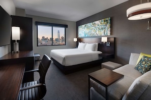 Hypo-allergenic bedding, desk, laptop workspace, blackout drapes - Hyatt Place San Francisco Downtown (San Francisco)