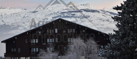 Esterni